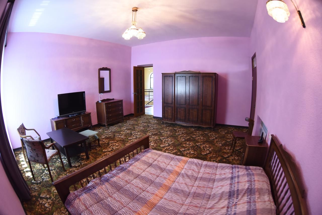 Гостевой дом Red House Hatis Katnakhpyur