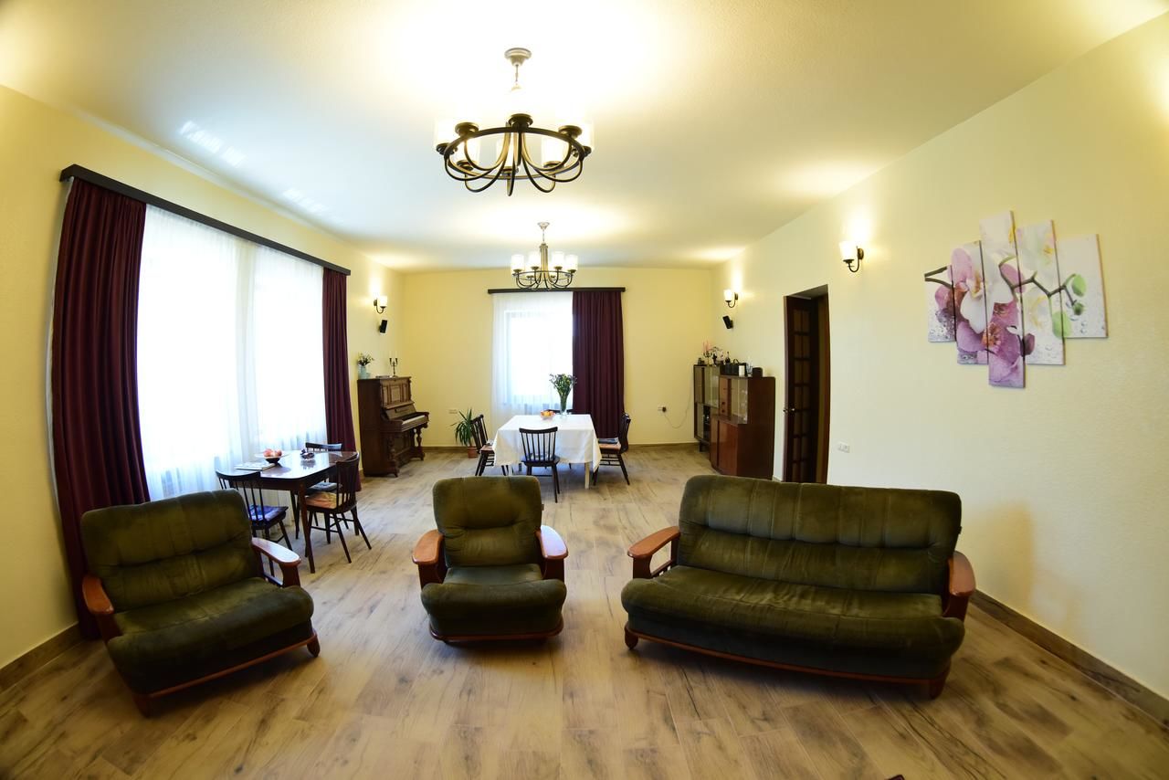 Гостевой дом Red House Hatis Katnakhpyur-21