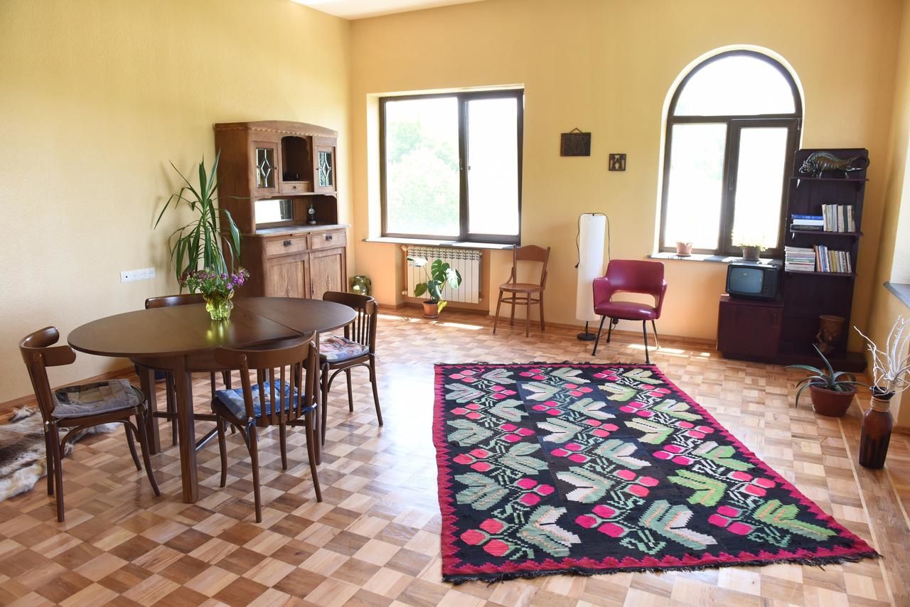 Гостевой дом Red House Hatis Katnakhpyur-9